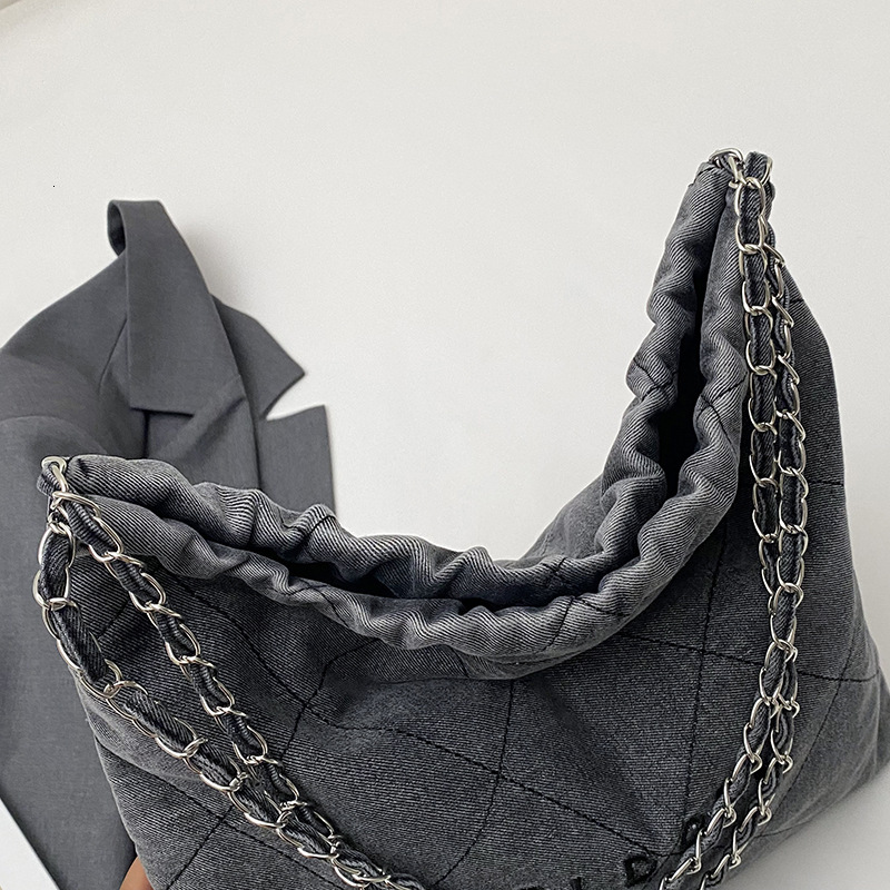 Designer bag 2025 2025 New Denim Large Capacity Women Quilted Chain Spring Versatile Casual Shoulder Bag College Student Class Bag Luxury Bag