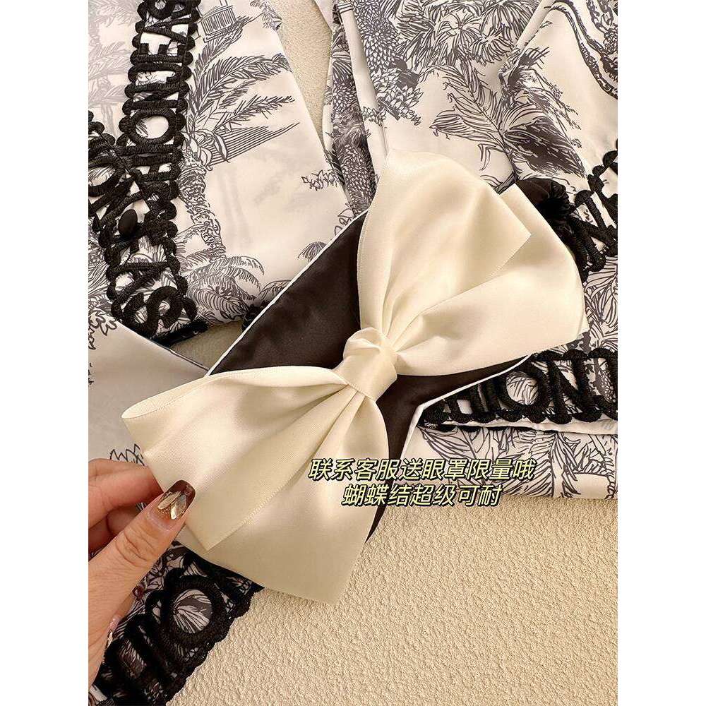 Rich Lady Lace Embroidery V-Neck Ink Painting Spring Summer New Ice Silk Pamas Women's Best Friend Homewear Gift Box