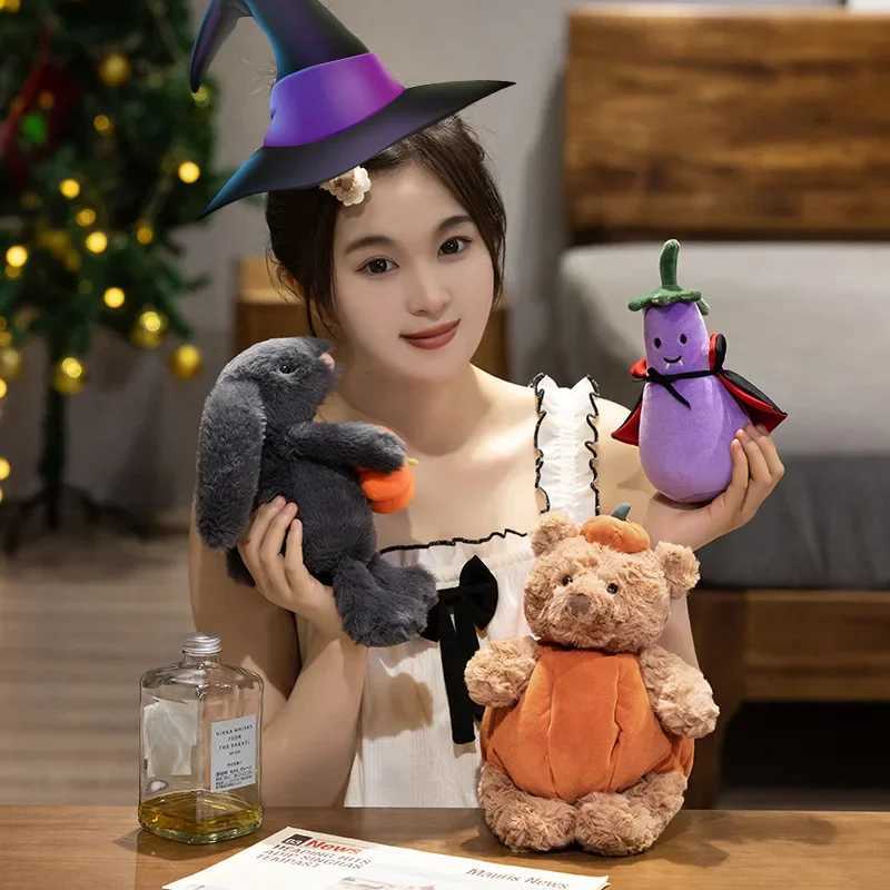 1 Cute Black Rabbit Holding Pumpkin Plush Toy Soft Pumpkin Bear Earphones and Cloak Egg Factory Stuffed Doll Halloween Tips or Treatment W250407