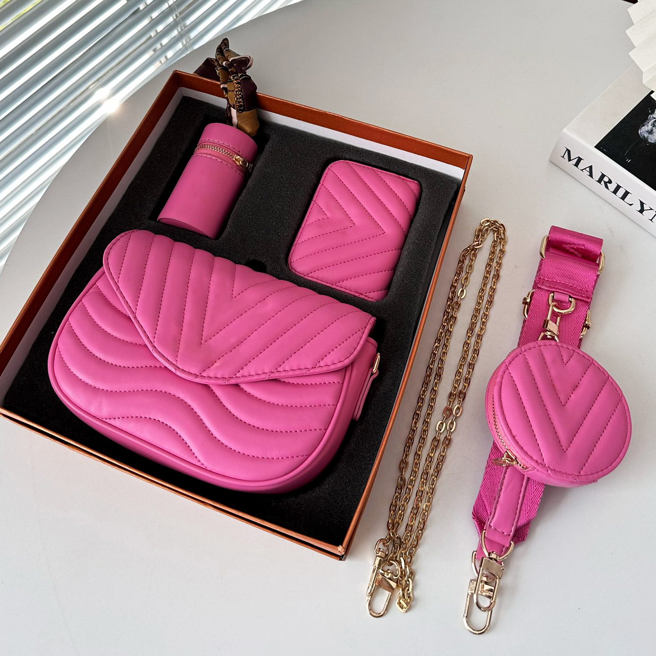 Luxury Ladies V Quilted Crossbody Designer Bag Three-in-One Envelope Bag Women's Mini Shoulder Bag Wide Shoulder Strap Pink Purse Elegant Ladies Clutch Bag with Box