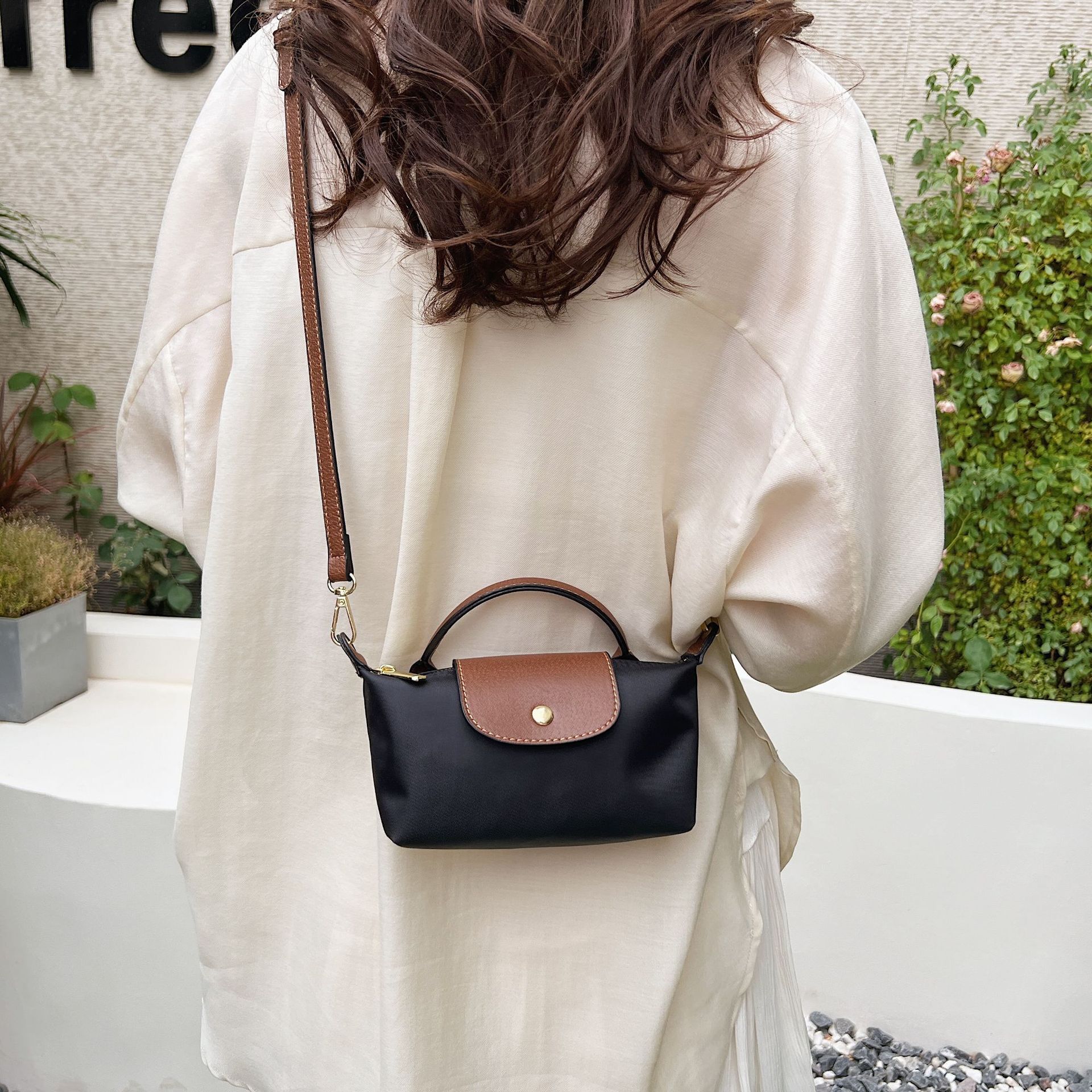 Designers Bag Autumn Winter Canvas Crossbody Mini Bag For Women 2025 New Cross-border Handheld Nylon Dumpling Bag Single Shoulder Phone Bag