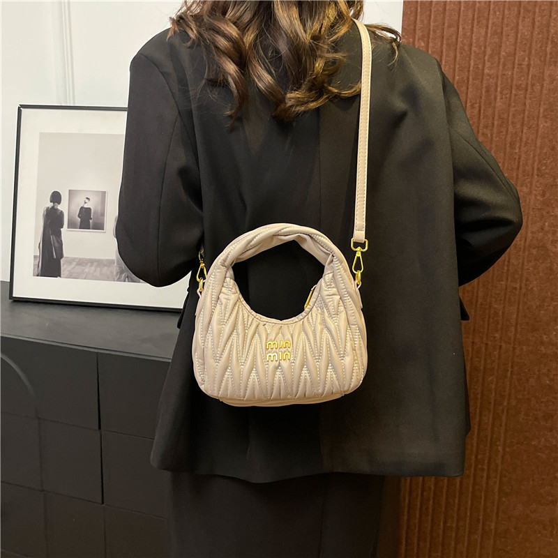 Fashion trend Pleated Underarm Bag Niche Women's Bag 2025 New Arrival Handheld Crossbody Bag free shipping