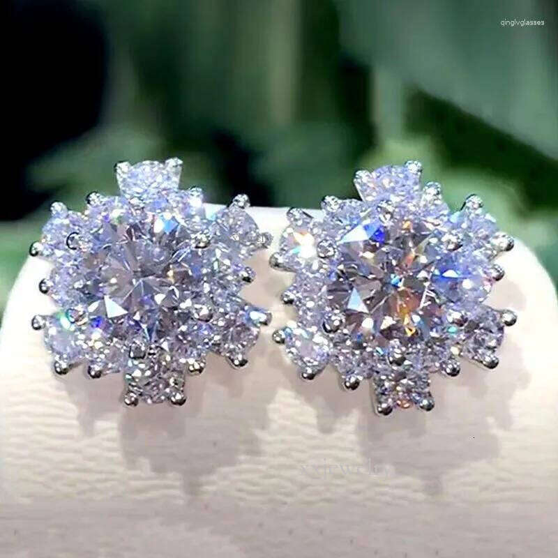Morganite earrings Fashion style Laboratory style Round stud earrings Made in Switzerland For parties/weddings Suitable for women's birthdays Jew