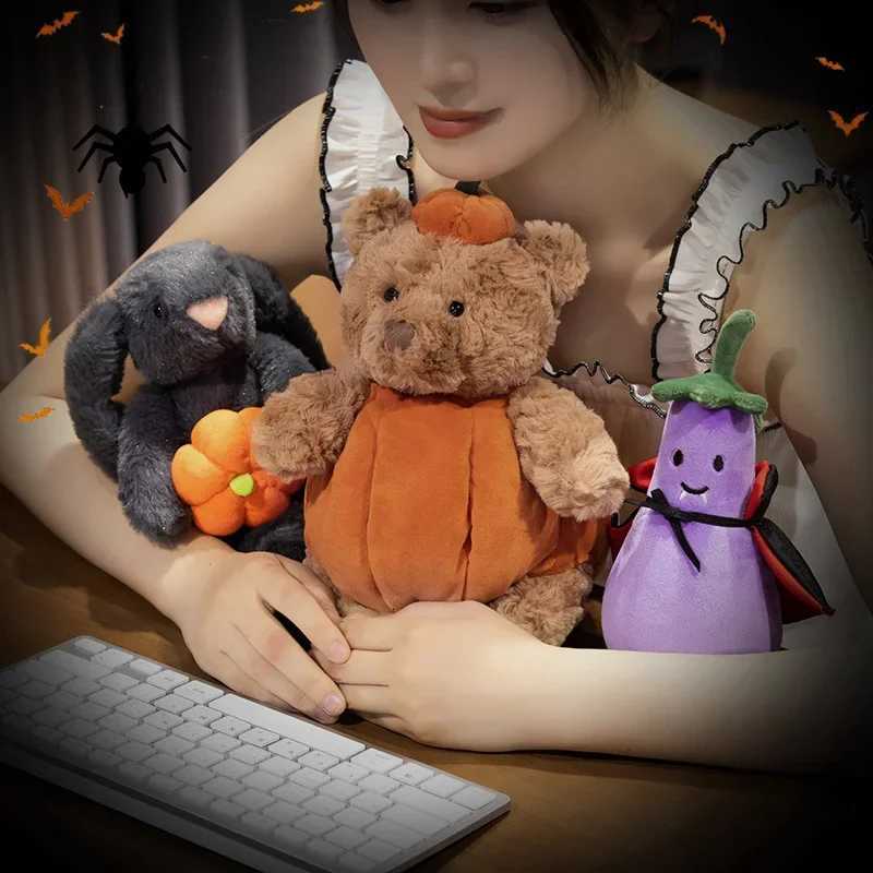 1 Cute Black Rabbit Holding Pumpkin Plush Toy Soft Pumpkin Bear Earphones and Cloak Egg Factory Stuffed Doll Halloween Tips or Treatment W250407