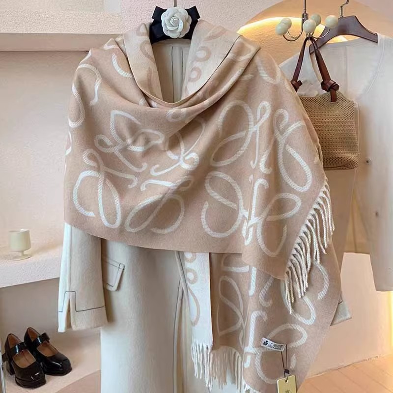 Designer head scarf women wool scarf cashmere thick shawl Women's long winter wool cashmere shawl Headscarf fringe fashion classic style scarf woman Pashmina