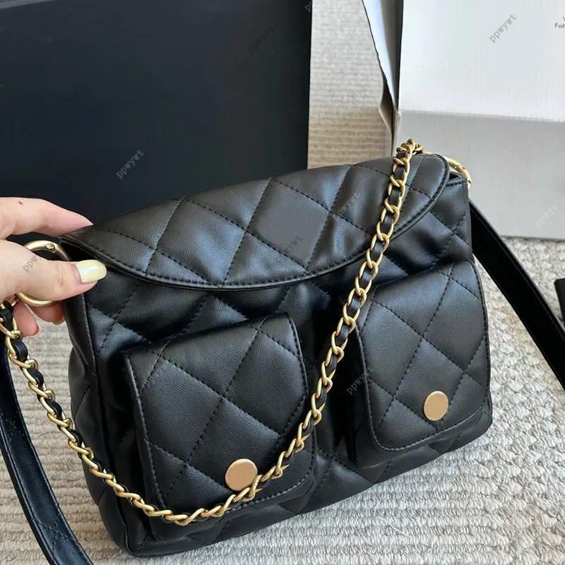 Unisex Leisure Shoulder Bag Hobo with Flap Pockets Leather Strap Circular Badge Decoration Gold Hardware Matelasse Chain Diamond Lattice Crossbody Tote 25cm