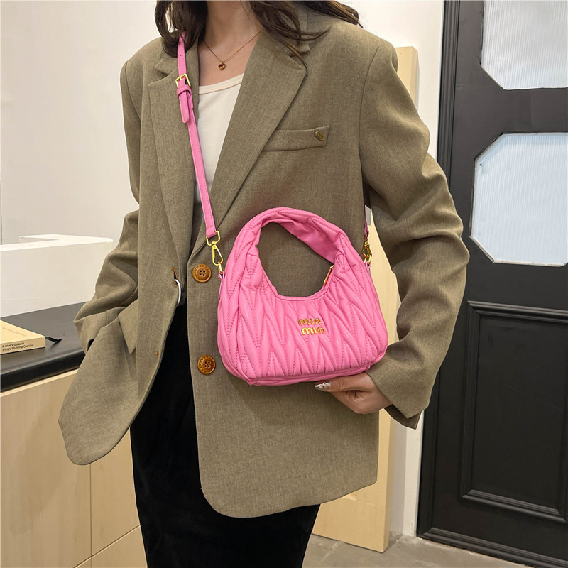 Fashion trend Pleated Underarm Bag Niche Women's Bag 2025 New Arrival Handheld Crossbody Bag free shipping