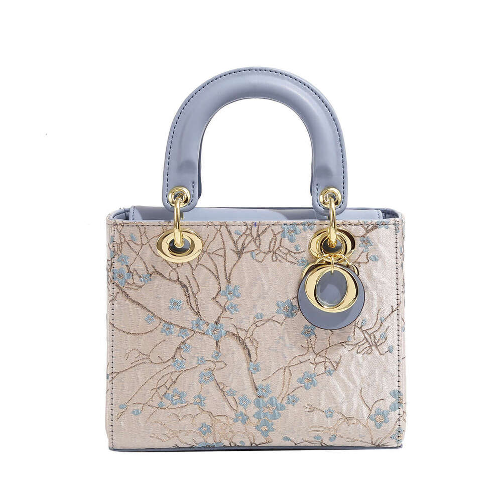 High-Quality Princess Diana Style Women's Large Capacity Handbag New Elegant Plum Blossom Embroidery Shoulder Crossbody Bag