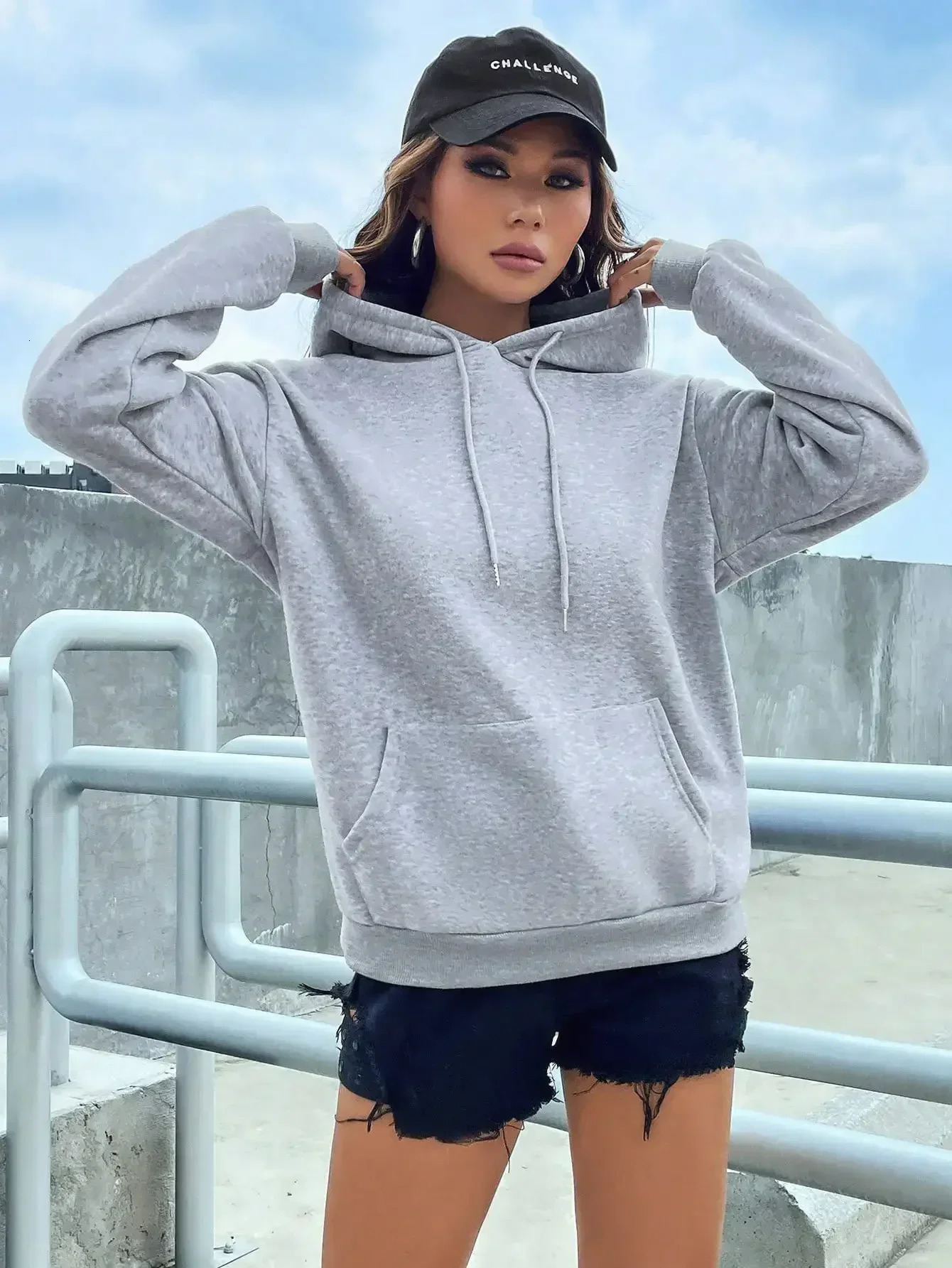 Solid color casual hoodie suitable for womens pocket creative sportswear matches well with streetwear pullover 250728
