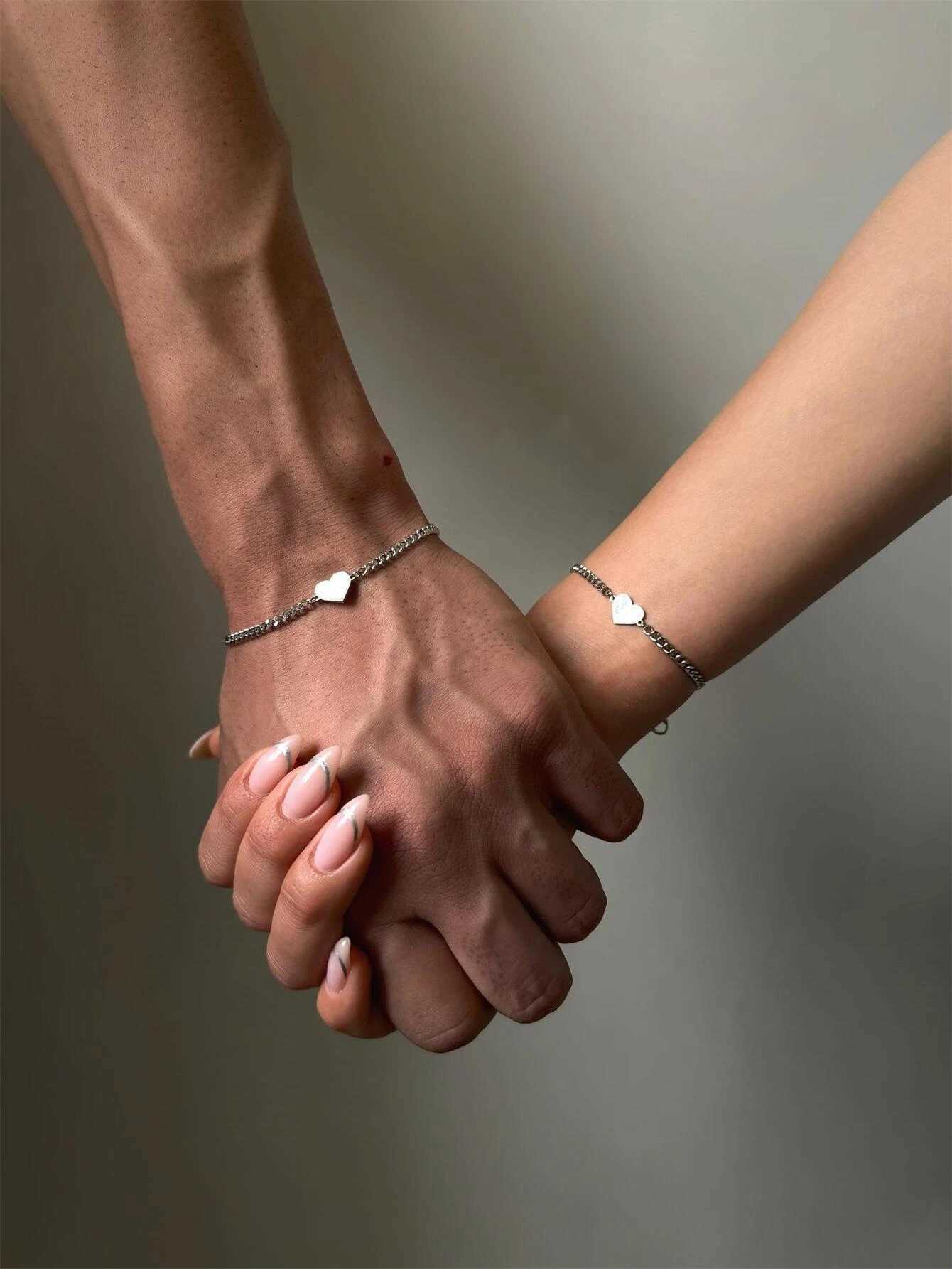 2 Stainless Steel Material Love Bracelet Set for Couples Womens Fashionable and Exquisite Chain Bracelet Wearable All Year Round W250728