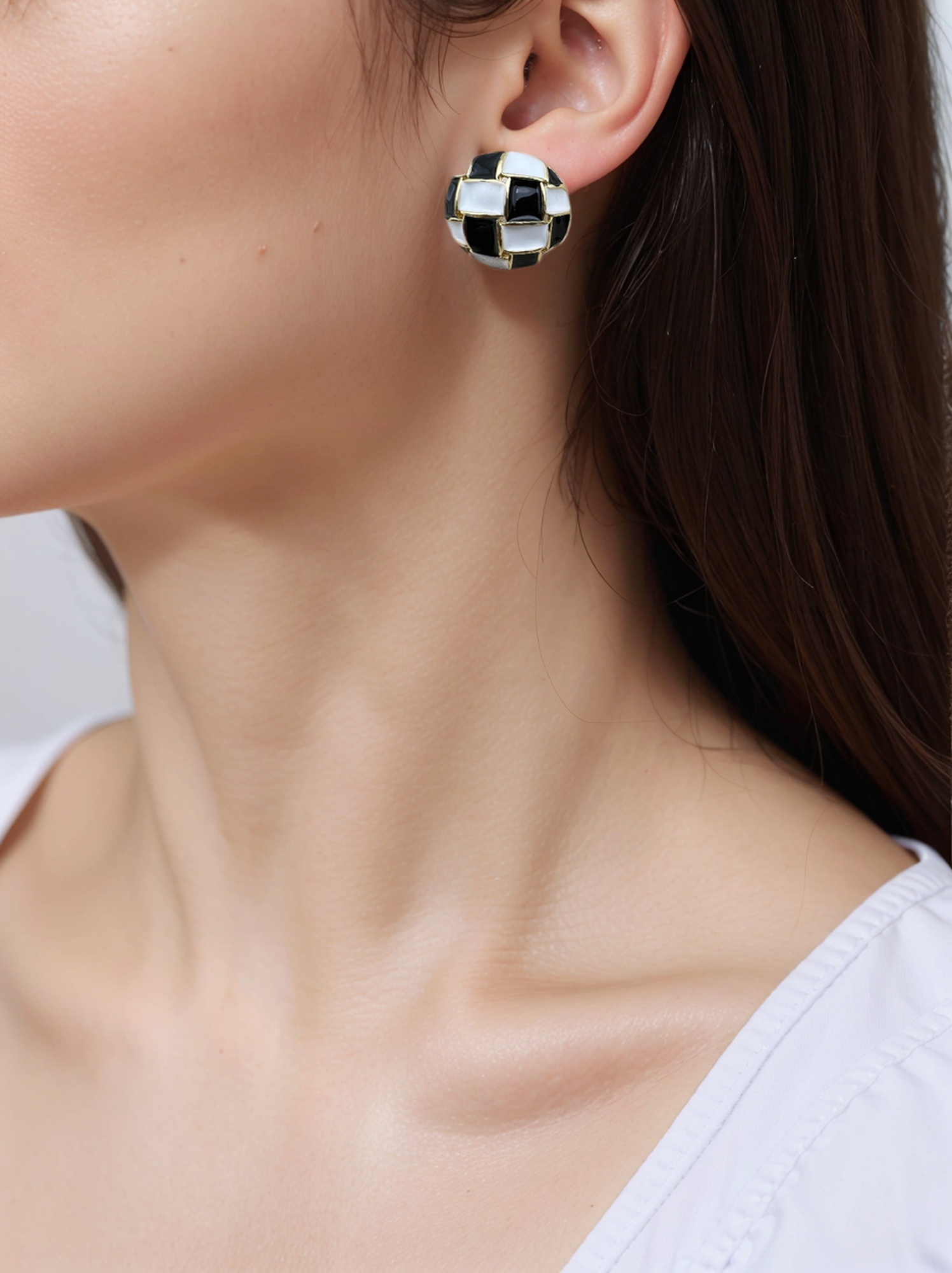 Classic Patterned Ear Jewelry - Glittering Holographic Thread Detail