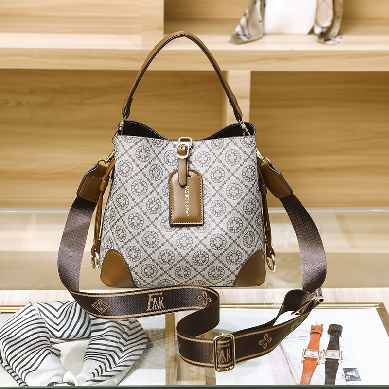 Women's new fashion texture printed shoulder bag women's fashion shoulder crossbody bag mother bag 2025