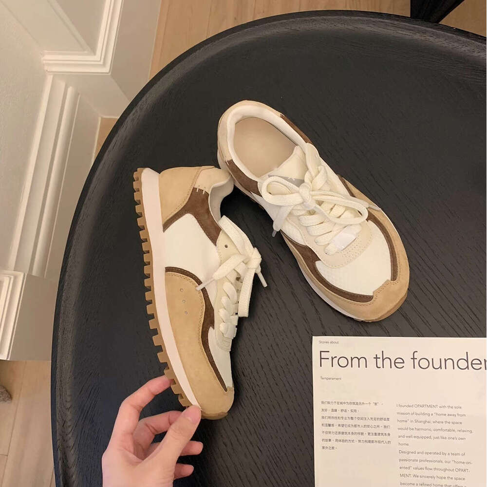 Designer Autumn New Breathable Soft Sole Comfortable Sneakers Summer Lightweight Women's Casual Shoes for Outdoor Wear