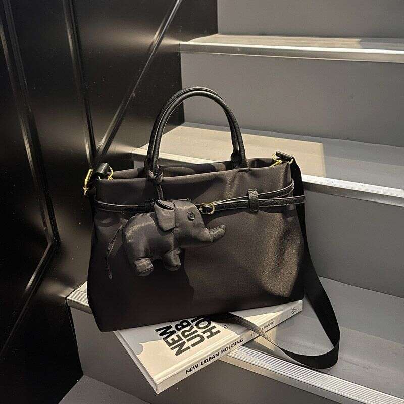 toteBag Shoulder bag ROSE NOIRE Large Capacity Bag 2025 New High-Quality Nylon Fabric Handbag Wide Strap Crossbody Fashion Commuter Shoulder Tote