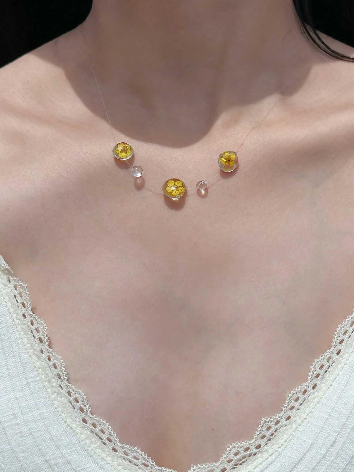 Delicate Floral Clavicle Chain Necklace Clear Dewdrop Flower Pendant for Women Wedding Birthday Daily Wear Z250910