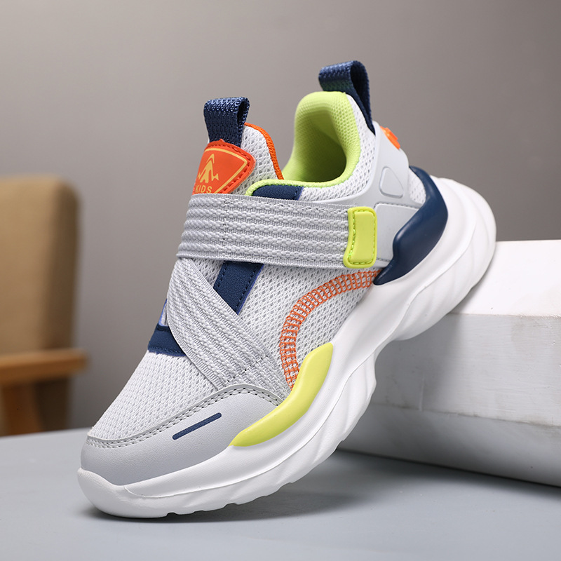 Boys' New Breathable Mesh Slip-On Sneakers Running Children's Spring and Autumn Girls' Travel Shoes