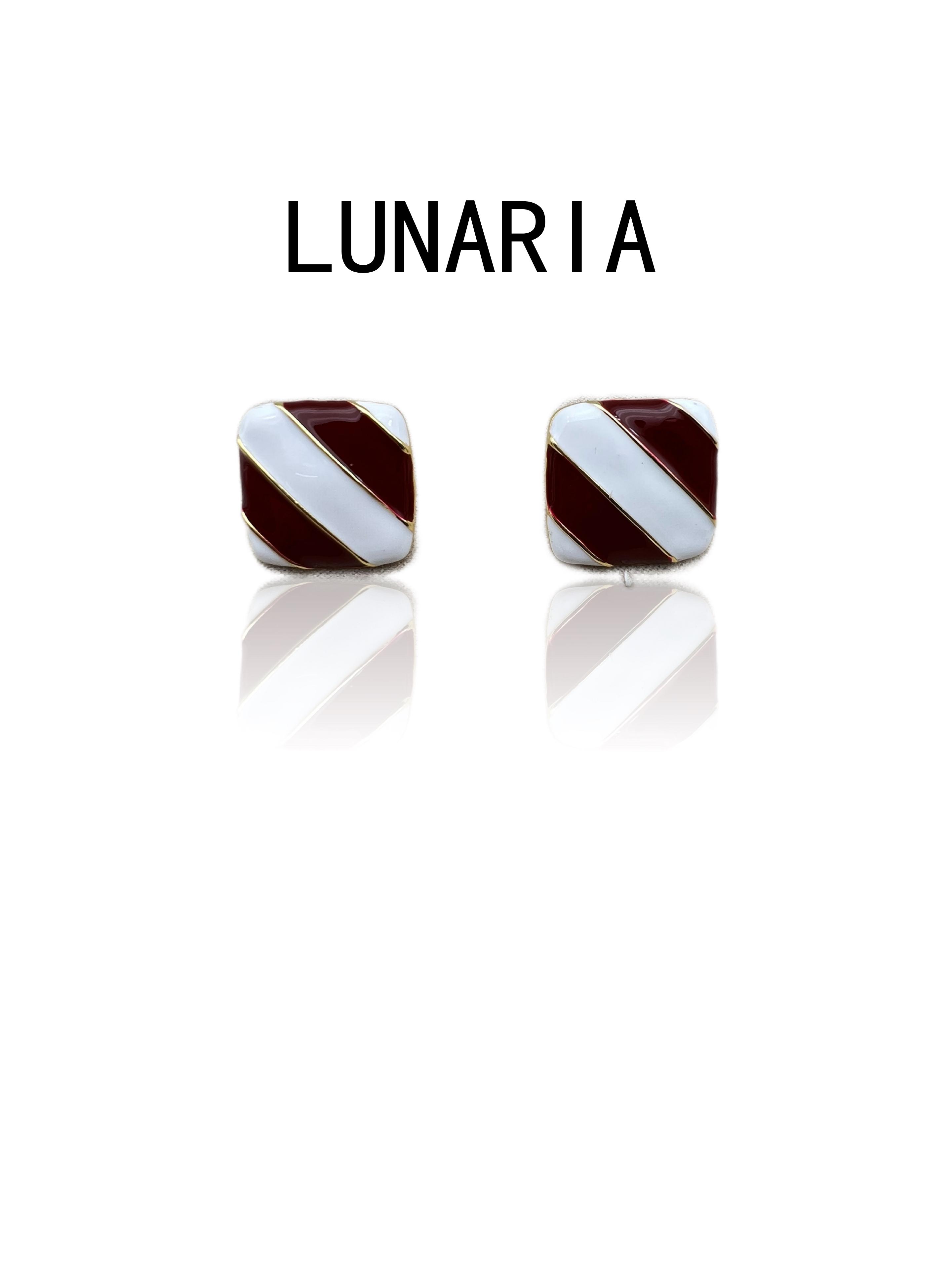 Elegant Low Profile Hypoallergenic Women's Jewelry: Simple Elegant Gold Plated Silver Earring