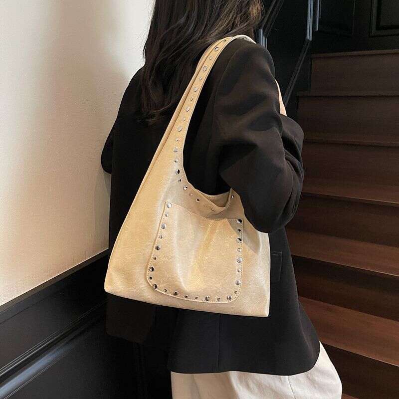 Designer Bag Tote bag Shoulder bag Studded Single Shoulder Tote Fashion Niche Light Luxury Commuter Bag Large Capacity Handbag
