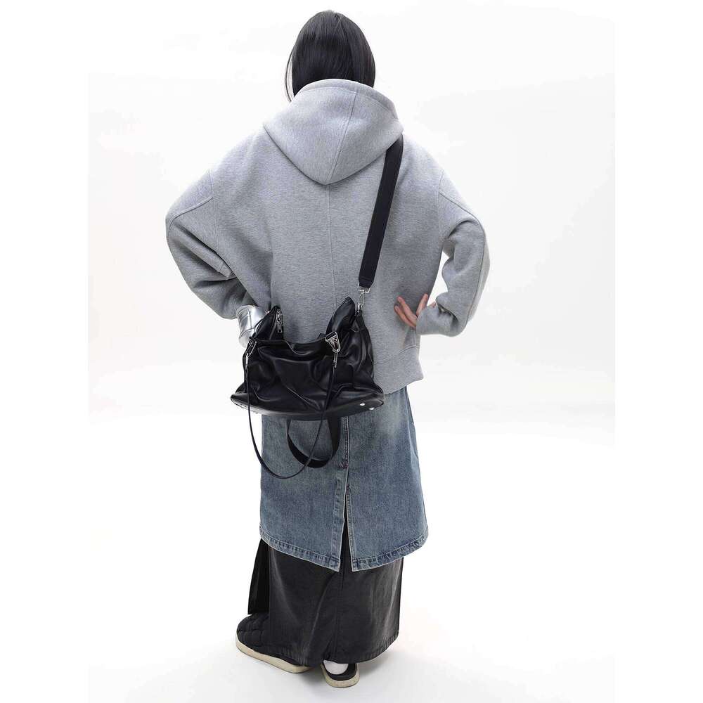 Designer Bag Tote bag Shoulder Bag Simple High End Black Wrinkled Street Large Capacity Commuter Crossbody