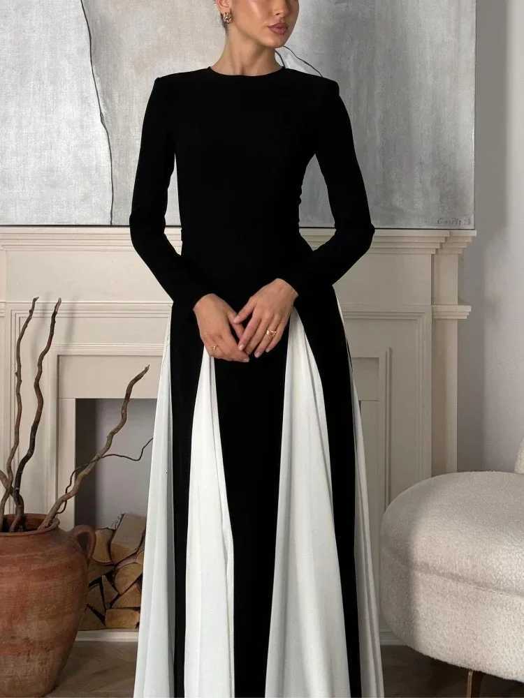 12 Elegant Black White Patchwork Maxi Dresses Women Fashion O-neck Long Sleeves Slim Dress New Female Evening Party Robes Z250728