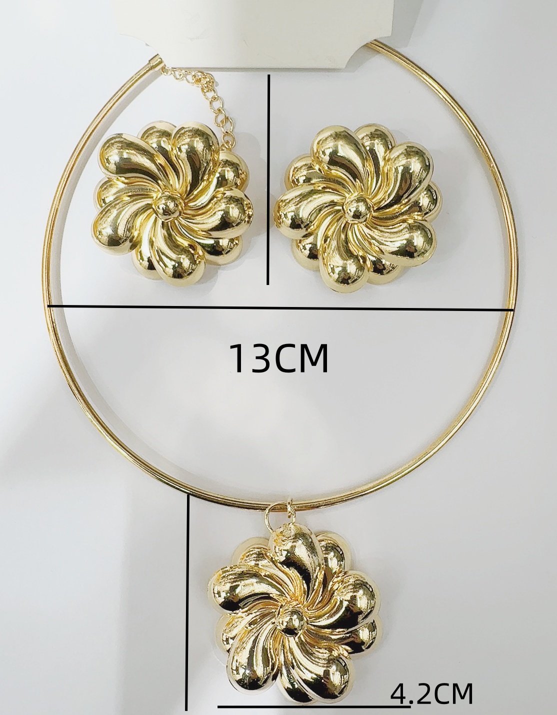 Metal Flower Stud Earrings Necklace Set Women's 2025 Fashion Accessories