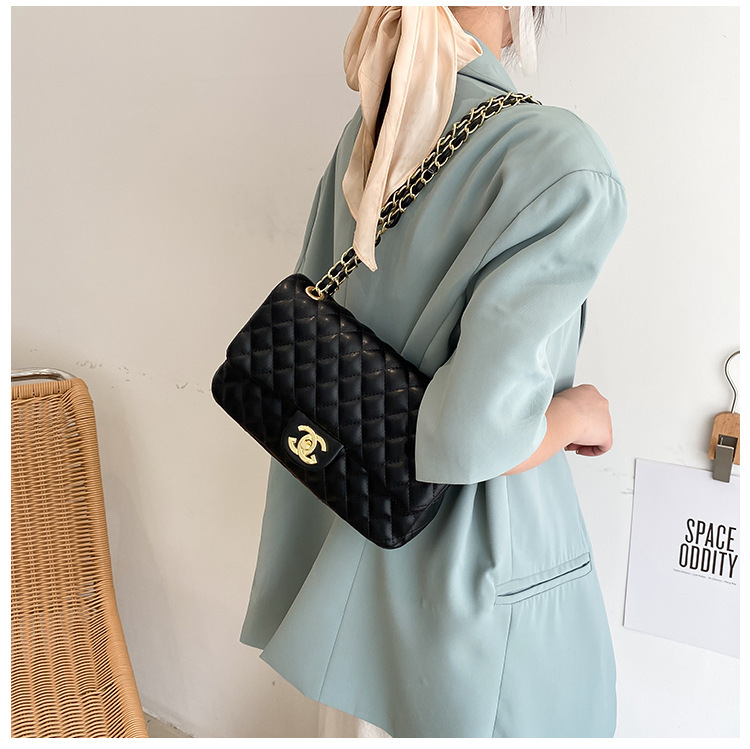 Crossbody bag shoulder bag designer bag diamond patterned handbag women underarm bag chain strap shoulder bag wallet tote bag clutch bag classic square envelope bag