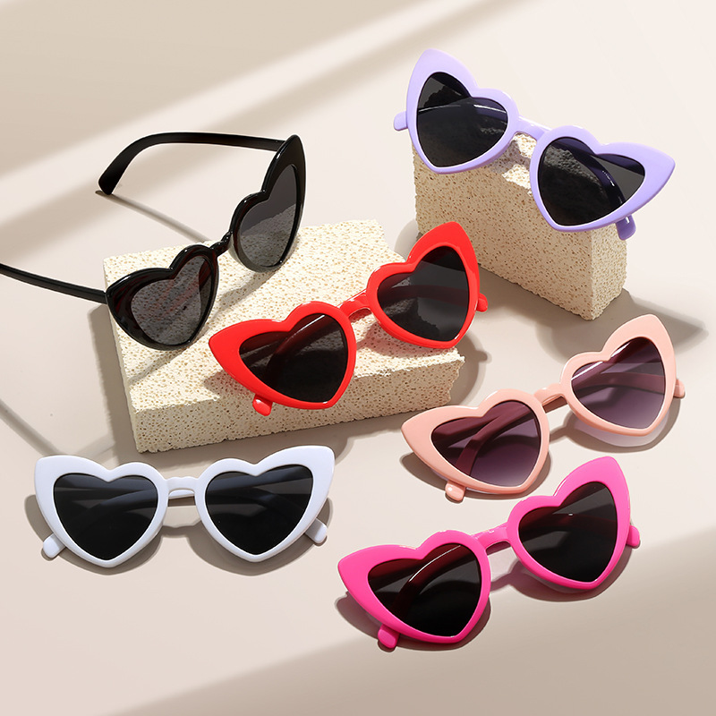 Free Shipping 2025 New Designer Sunglasses New Heart-shaped Sunglasses Party Irregular Heart Glasses Internet Celebrity Street Fashion Men And Women S