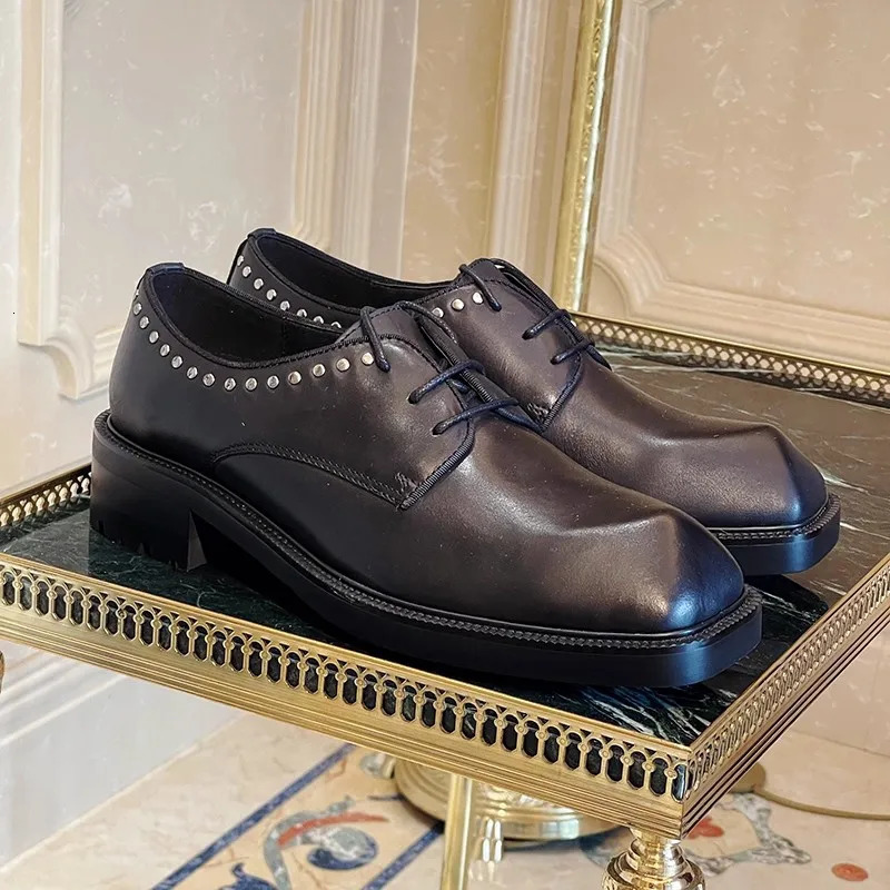 Genuine leather flat mens shoes autumn tie high-heeled thick-soled riveted leather shoes banquet formal large size men shoe 250723