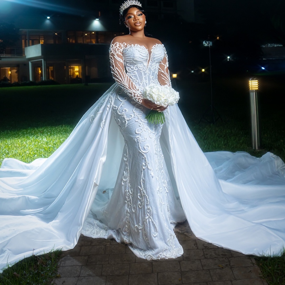 2025 Aso Ebi Plus Size Ivory Mermaid Wedding Dress Lace Embroidery Sheer Neck Full Sleeves Vintage Bridal Gowns Dresses ZJ0677