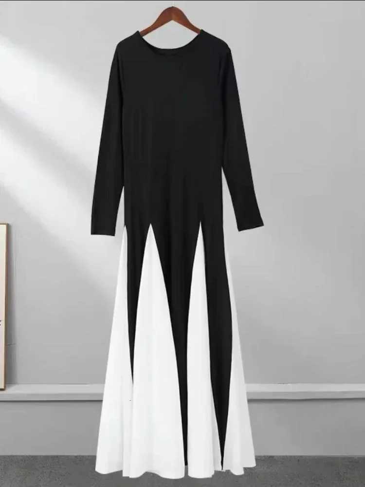 12 Elegant Black White Patchwork Maxi Dresses Women Fashion O-neck Long Sleeves Slim Dress New Female Evening Party Robes Z250728