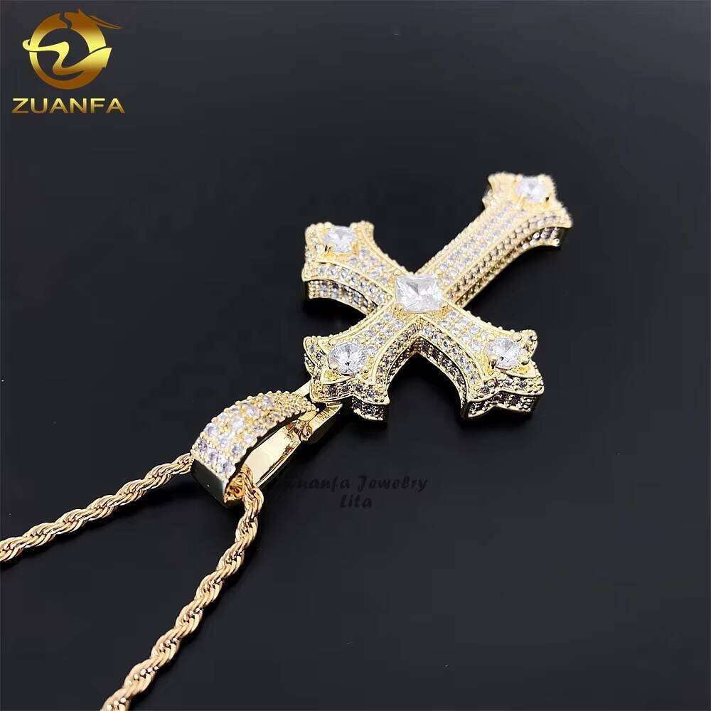 High Quality Hip Hop Sterling Sier Iced Out Charm Moissanite Cross Pendant for Men