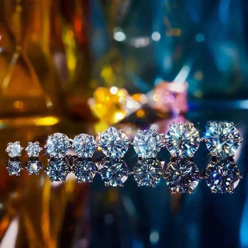 Charm Selling Classic Versatile D-color Moissanite Stud Earrings Womens Lace Six-claw Sterling Sier Aretes De Plata Ley MujerL2403