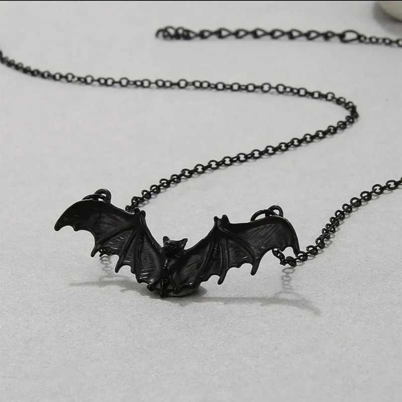 Gothic Punk Necklace with Crystal Bead Chain Black Bat Pendant Horror Witch Choker Halloween Costume Jewelry Z250910