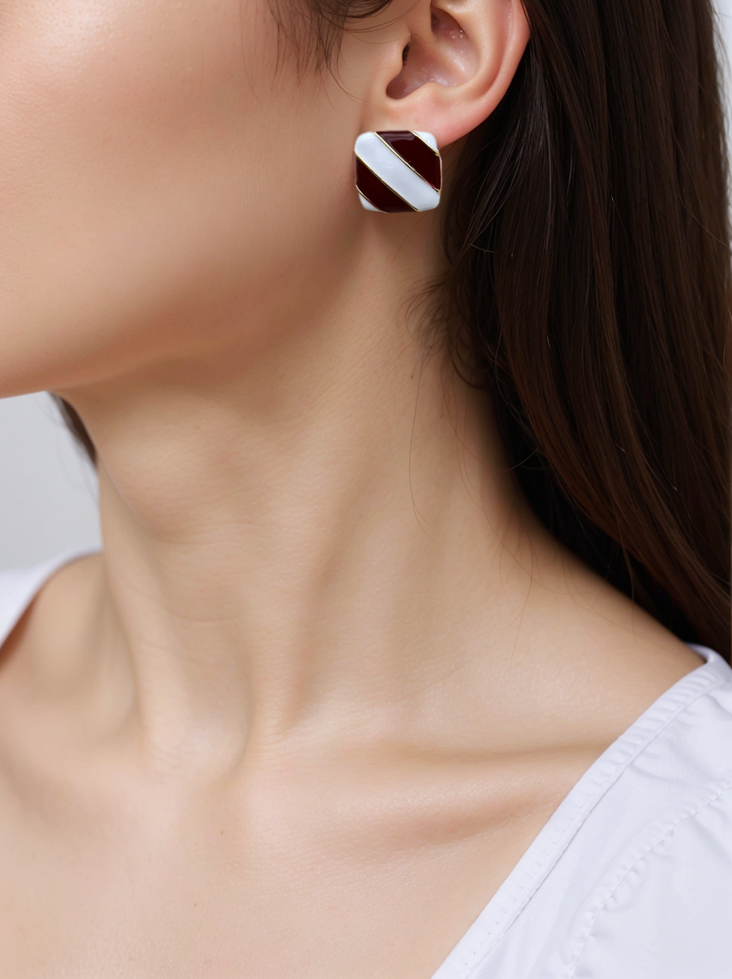 Elegant Low Profile Hypoallergenic Women's Jewelry: Simple Elegant Gold Plated Silver Earring
