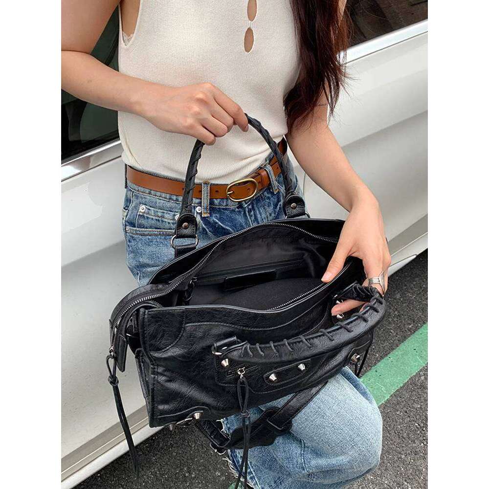 Designer Bag Tote Shoulder Rivet Motorcycle ABG Hot Girl High End Large Capacity Handbag Crossbody