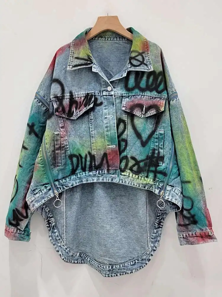 DEAT Women Denim Coat Loose Patchwork Zippers Letters Graffiti Contrast Color Irregular Jackets Summer Fashion 33A1421 250728