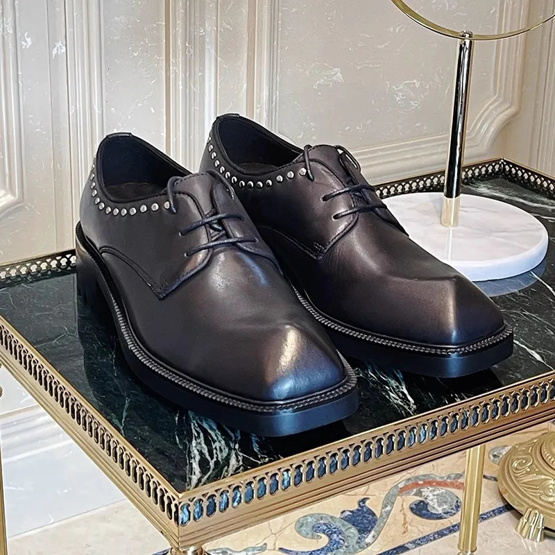 Genuine leather flat mens shoes autumn tie high-heeled thick-soled riveted leather shoes banquet formal large size men shoe 250723