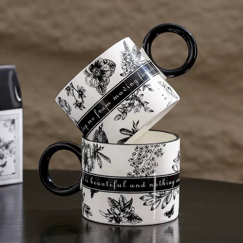 Luxury Designer Retro Creative Mugs Ceramic High Value With Lid Water Cup Home Coffee Cup Advanced Ins Style Cup Office Tumblers Tea Bottles Drinkware
