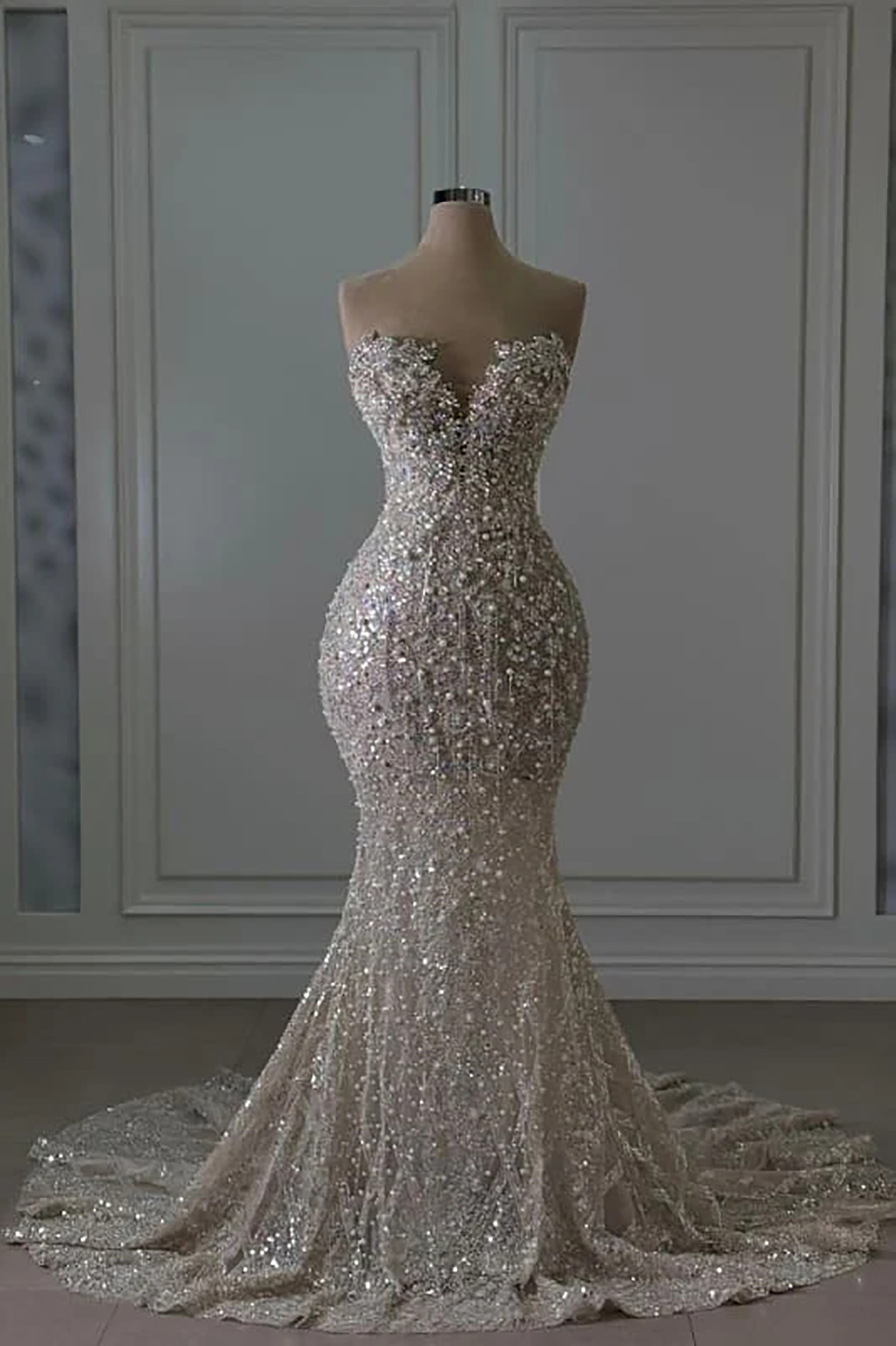 Gorgeous Pearls Crystal Wedding Dresses Sequins Strapless Bridal Gowns Beading Illusion Sleeveless Mermaid Customized Vestidos De Novia Plus Size