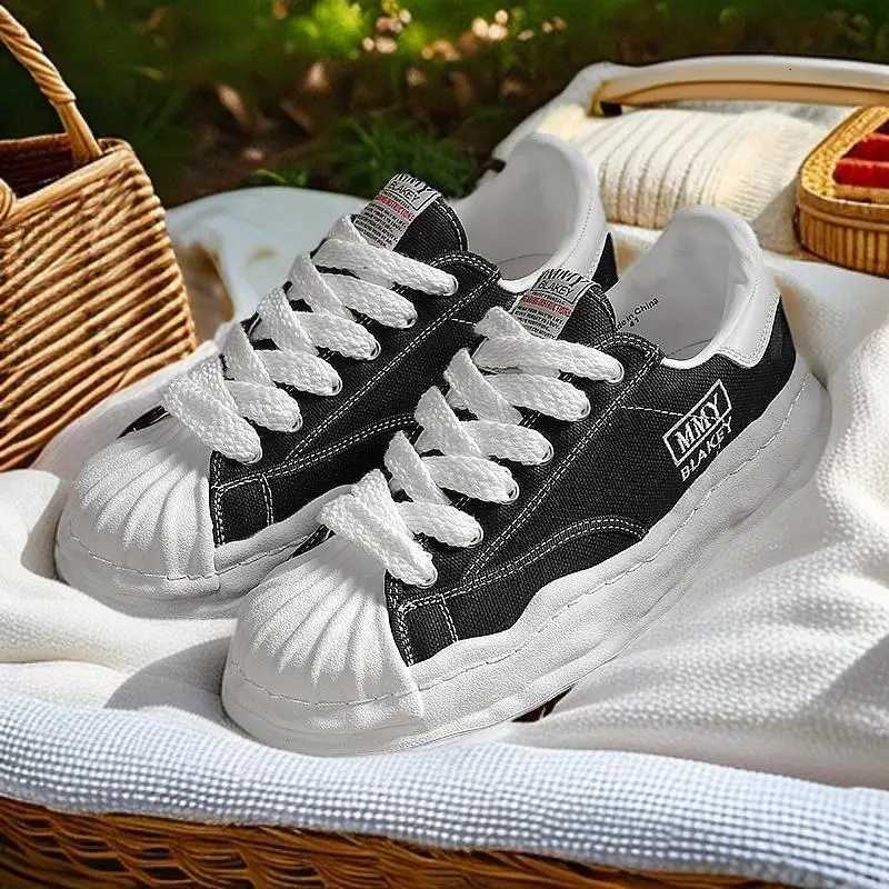 Shell height increasing niche canvas shoes board shoes casual sports shoes Y250728