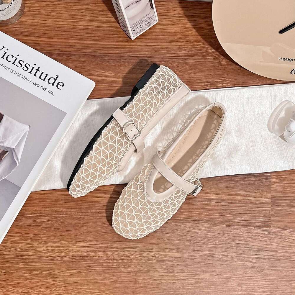 Designer New Fashion Hollow Carved Sole Soft Surface Flat for Women Elegant Mesh Breathable Single Shoes Versatile