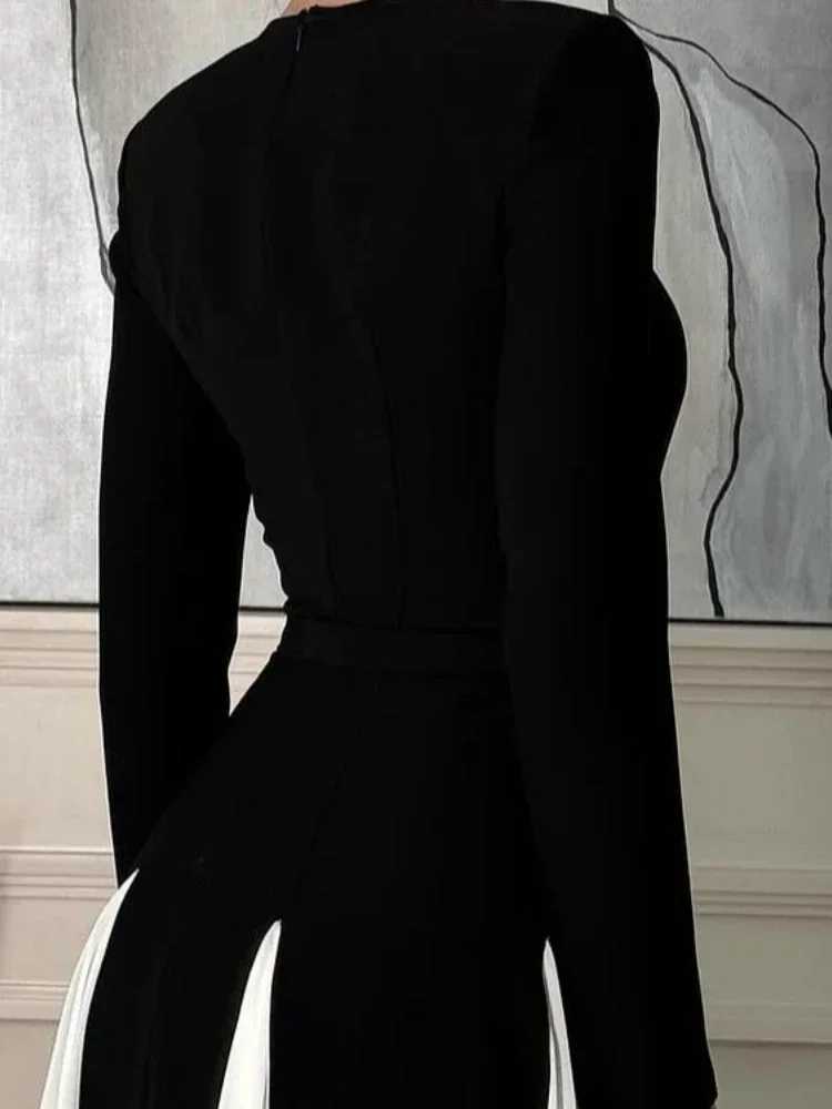 12 Elegant Black White Patchwork Maxi Dresses Women Fashion O-neck Long Sleeves Slim Dress New Female Evening Party Robes Z250728