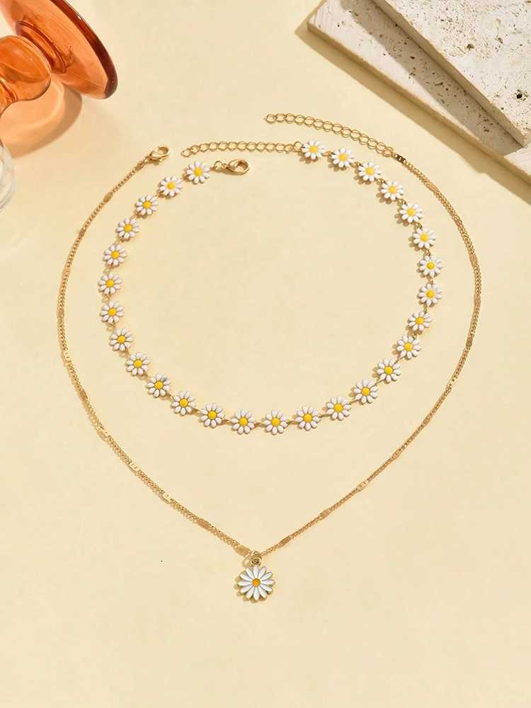 Daisy Flower Pendant Necklaces Set Elegant Collarbone Jewelry for Travel Vacation and Everyday Fashion Z250910
