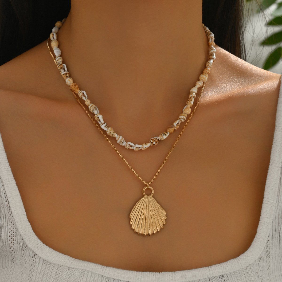 Minimalist Metal Shell Pendant Necklace Elegant Versatile Design Thin Conch Clavicle Chain for Women Jewelry for Women