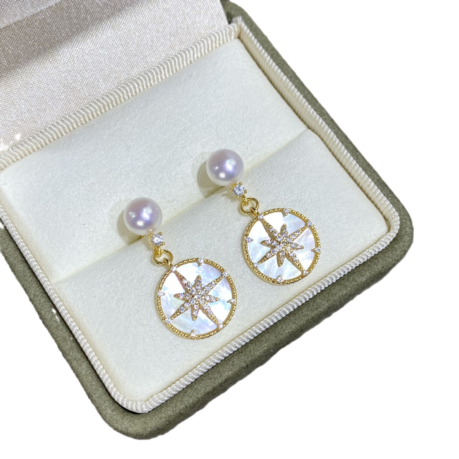 Cute Exaggerated Personality Design Freshwater Pearl Shell Pearl Zircon Dangle Earrings for Women 8 Point Star Design Charm Designer Jewelry