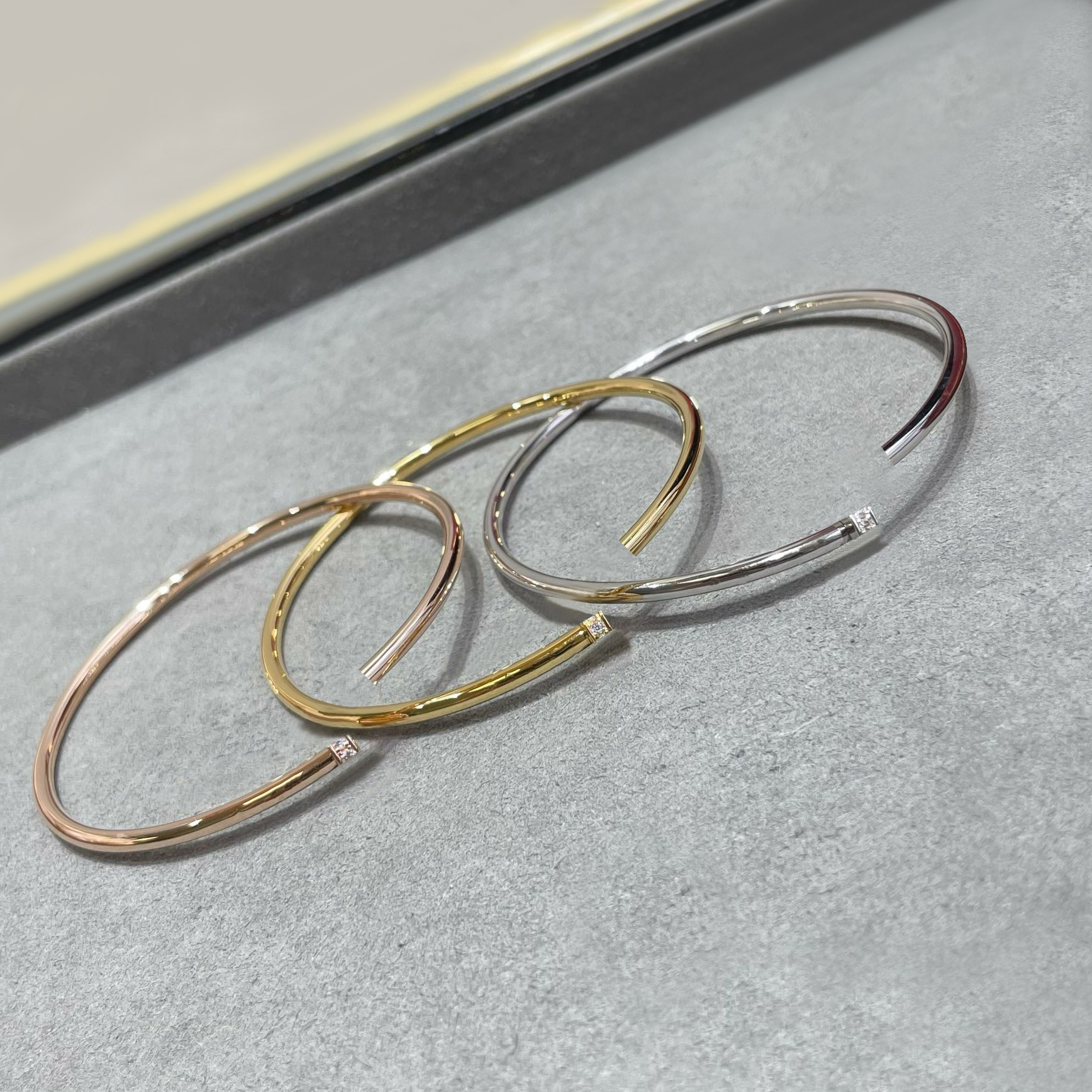 Thin Nail Bracelet Diamonds Designer Bracelets Womens Top Quality V Gold 18K Gold Plated Luxury Nail Bangle 3 Colors Fashion Jewelry with Red Box Packing