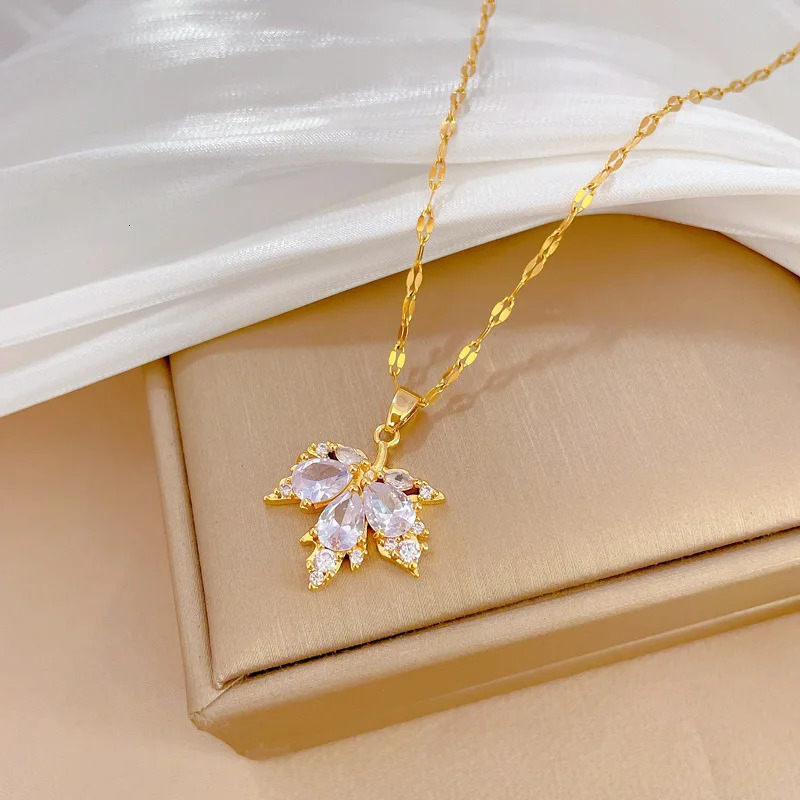 Fashion Microinlaid Necklace Earring Set Light Maple Leaf Personality Temperament Banquet Earrings Clavicle Chain 250715