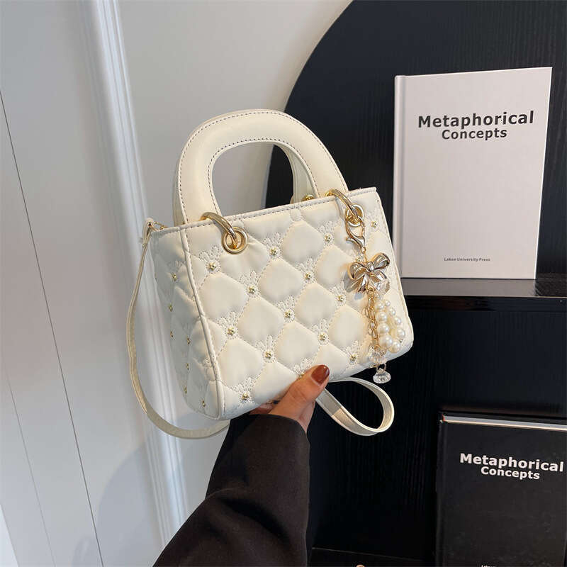 Quilted Embroidery for Women Summer New Fashion Single Shoulder Crossbody Stylish Handheld Small Square Bag