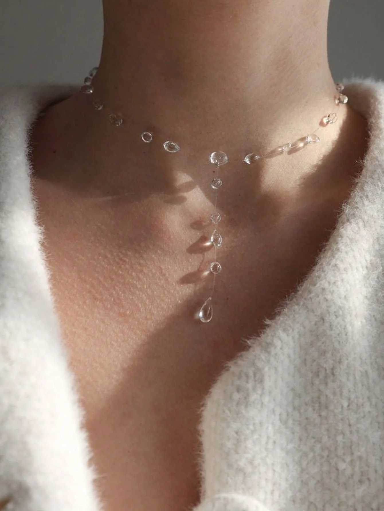 Delicate Floral Clavicle Chain Necklace Clear Dewdrop Flower Pendant for Women Wedding Birthday Daily Wear Z250910