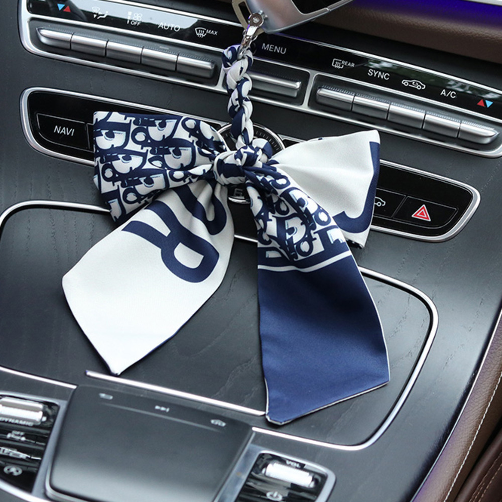 Car Keychain Pendant Scarf Handwoven Bowknot Horseshoe Buckle Chain Ring Hanging Decoration Bag Pendant for Women 250728